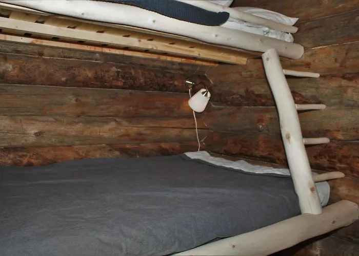 Maentyrinne Шале *